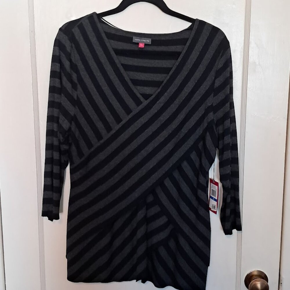 Vince Camuto womans criss cross style waist w/3/4 sleeves